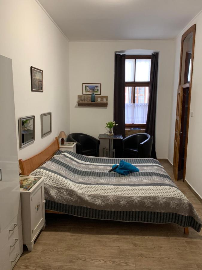 Anna Apartman Pápa Exteriör bild
