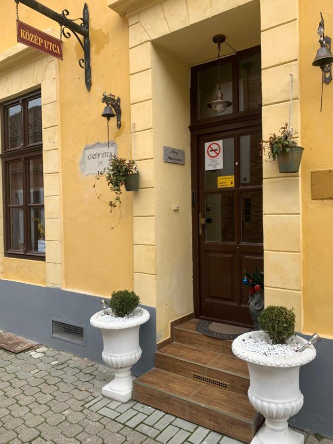 Anna Apartman Pápa Exteriör bild