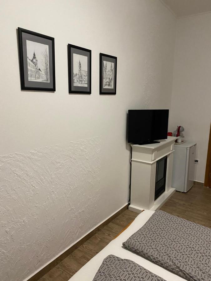 Anna Apartman Pápa Exteriör bild